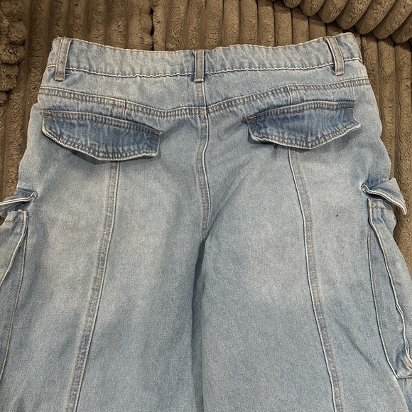 Forever 21 Wide Leg Double Pocket Cargo Jeans. Size 31 - Picture 9 of 9